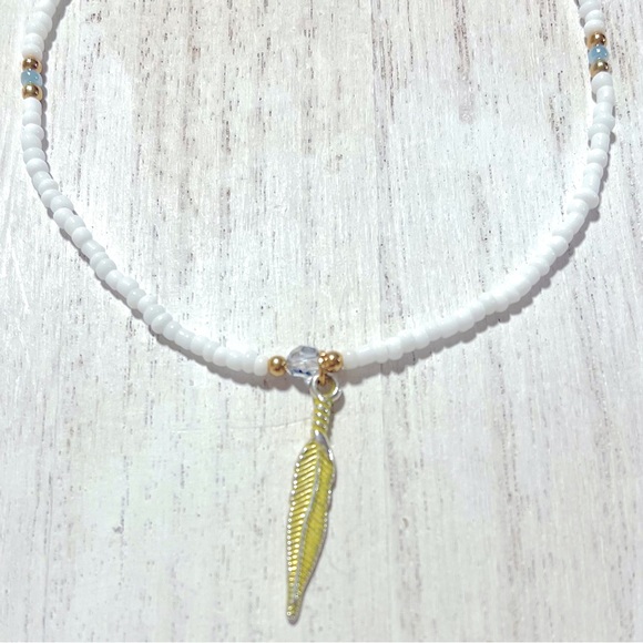 Anklet- Swarovski Crystal, glass seed beads, gold beads & feather charm - Picture 2 of 4
